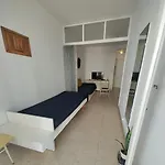 A Dos Cuadras Del Mar Y De Guemes
