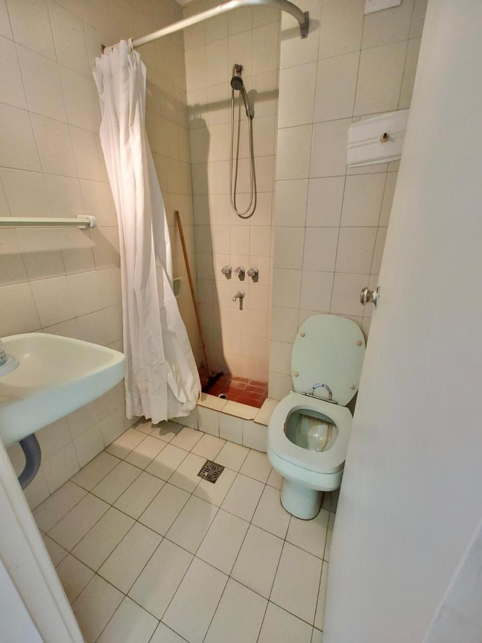A Dos Cuadras Del Mar Y De Guemes Apartamento